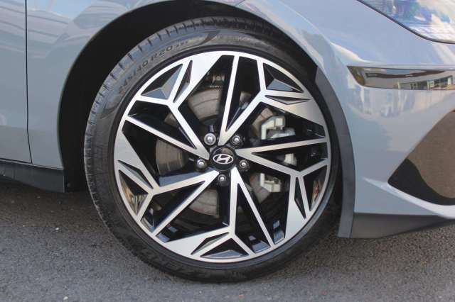Hyundai Ioniq 6 168kW Premium 77kWh 4dr Auto