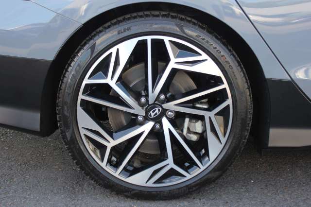 Hyundai Ioniq 6 168kW Premium 77kWh 4dr Auto