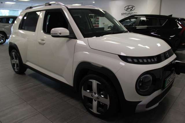 Hyundai INSTER 85kW 02 49kWh 5dr Auto Hatchback Electric Solid - Natural ivory