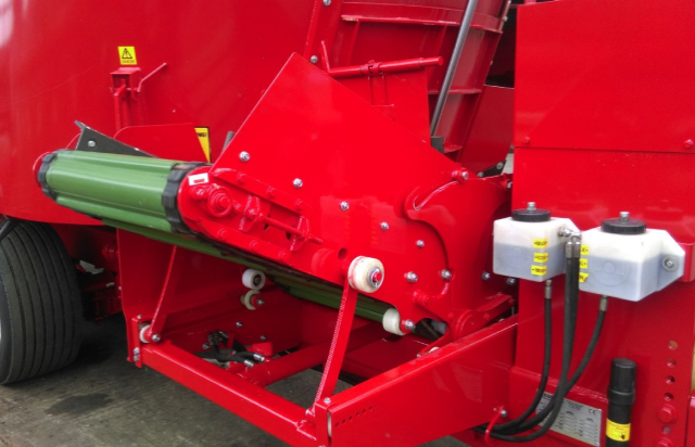 REDROCK Twin Auger Mix Feeder