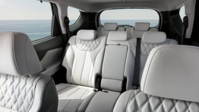 Hyundai SANTA FE - Interior
